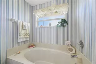 805 Harrington Lake Dr N, Venice, FL 34293 - Photo 20