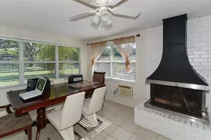2141 Sunnyside Ln, Sarasota, FL 34239 - Photo 6