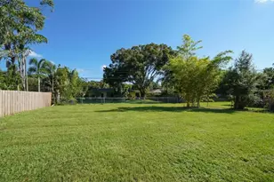 2141 Sunnyside Ln, Sarasota, FL 34239 - Photo 18