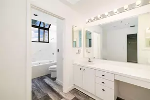 1920 Harbourside Dr, Longboat Key, FL 34228 - Photo 38