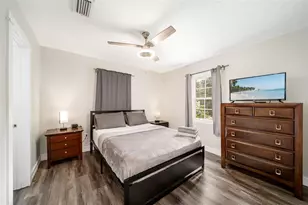 2316 Gull Ln, Sarasota, FL 34237 - Photo 18