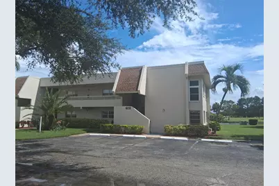 7231 W Country Club Drive N #130, Sarasota, FL 34243 - Photo 2
