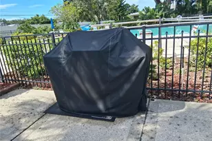 7231 W Country Club Dr N, Sarasota, FL 34243 - Photo 24