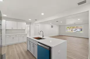 2352 Lorena Ln, Clearwater, FL 33765 - Photo 12