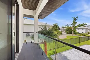 3920 Roberts Point Rd, Sarasota, FL 34242 - Photo 40