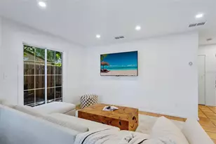 2142 Waldemere St, Sarasota, FL 34239 - Photo 4