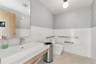 2525 Gulf of Mexico Dr, Longboat Key, FL 34228 - Photo 54