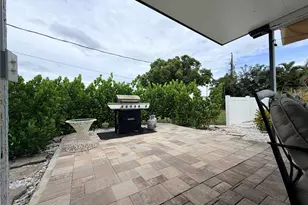 215 60th St NW, Bradenton, FL 34209 - Photo 18