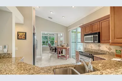 7126 Kensington Court, University Park, FL 34201 - Photo 20