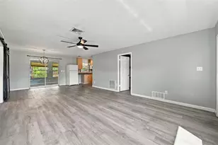 3036 Shamrock Dr, Venice, FL 34293 - Photo 4