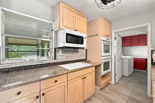 3036 Shamrock Dr, Venice, FL 34293 - Photo 16