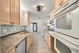 3036 Shamrock Dr, Venice, FL 34293 - Photo 14