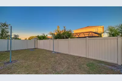 3809 Golden Oriole Parkway, Sarasota, FL 34232 - Photo 4