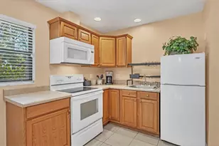 2703 Forest Knoll Dr, Sarasota, FL 34232 - Photo 10