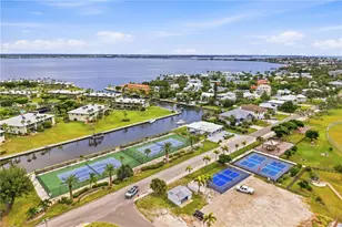 28 Seaside Ct, Holmes Beach, FL 34217 - Photo 48