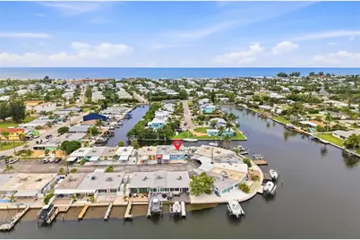 28 Seaside Court, Holmes Beach, FL 34217 - Photo 4