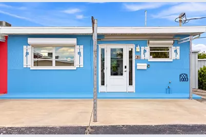 28 Seaside Court, Holmes Beach, FL 34217 - Photo 2