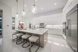 16903 Verona Pl, Lakewood Ranch, FL 34202 - Photo 4