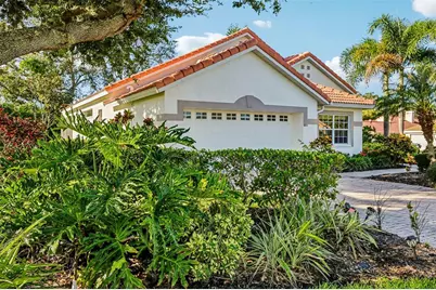 5814 Fairwoods Circle, Sarasota, FL 34243 - Photo 2