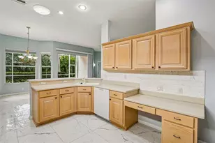 5814 Fairwoods Cir, Sarasota, FL 34243 - Photo 20