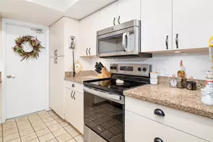 3012 Hyde Park St, Sarasota, FL 34239 - Photo 10