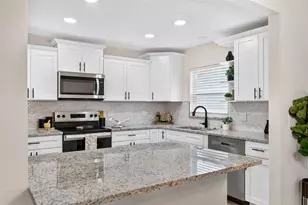 11514 Bee Hive Ln, Port Richey, FL 34668 - Photo 10