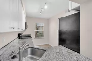 7294 Cloister Dr, Sarasota, FL 34231 - Photo 6