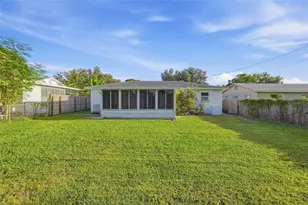 5375 49th Ave N, Saint Petersburg, FL 33709 - Photo 24