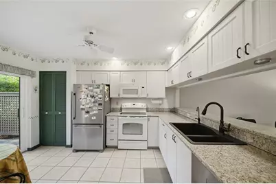 3266 Sandleheath #51, Sarasota, FL 34235 - Photo 14