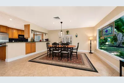 836 Magellan Drive, Sarasota, FL 34243 - Photo 6