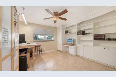 836 Magellan Drive, Sarasota, FL 34243 - Photo 14