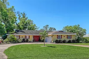 836 Magellan Dr, Sarasota, FL 34243 - Photo 1