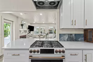 760 Longboat Ct, Longboat Key, FL 34228 - Photo 10