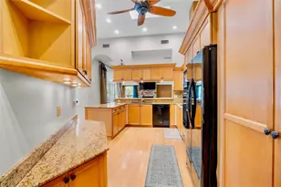 4424 Friar Tuck Ln, Sarasota, FL 34232 - Photo 10