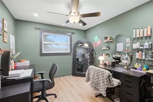 5055 Lahaina Dr, Sarasota, FL 34232 - Photo 18