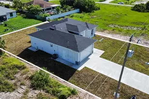 475 Raymer St, Lehigh Acres, FL 33974 - Photo 4