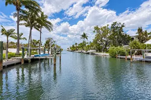 3441 Gulfmead Dr, Sarasota, FL 34242 - Photo 6