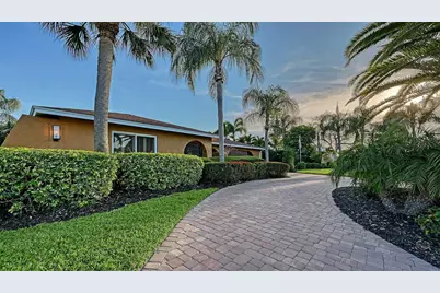 7137 Westmoreland Drive, Sarasota, FL 34243 - Photo 6
