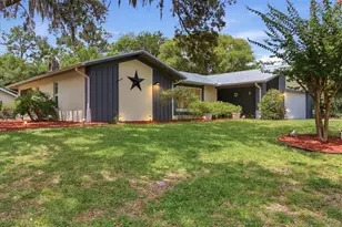 7 Sycamore Cir, Homosassa, FL 34446 - Photo 2