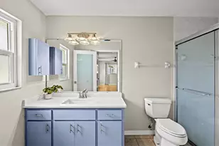 7129 Queen Palm Cir, Sarasota, FL 34243 - Photo 28