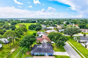 7129 Queen Palm Cir, Sarasota, FL 34243 - Photo 46