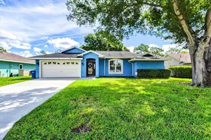 7129 Queen Palm Cir, Sarasota, FL 34243 - Photo 1