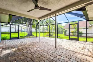 7129 Queen Palm Cir, Sarasota, FL 34243 - Photo 34