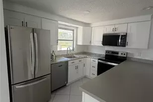406 71st St, Holmes Beach, FL 34217 - Photo 4