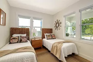 2546 Loma Linda St, Sarasota, FL 34239 - Photo 22