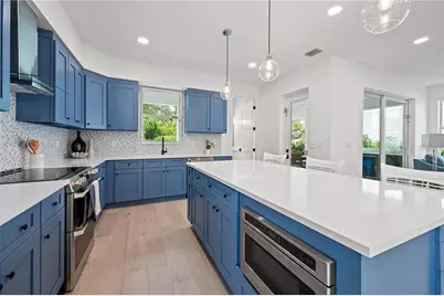 1647 Siesta Drive, Sarasota, FL 34239 - Photo 18