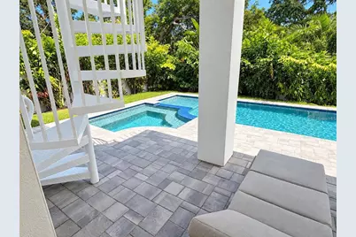 1647 Siesta Drive, Sarasota, FL 34239 - Photo 14