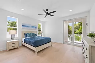 1647 Siesta Dr, Sarasota, FL 34239 - Photo 34