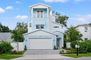 1647 Siesta Dr, Sarasota, FL 34239 - Photo 4