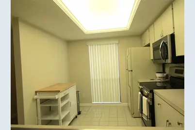 2989 Taywood Meadows #19, Sarasota, FL 34235 - Photo 4